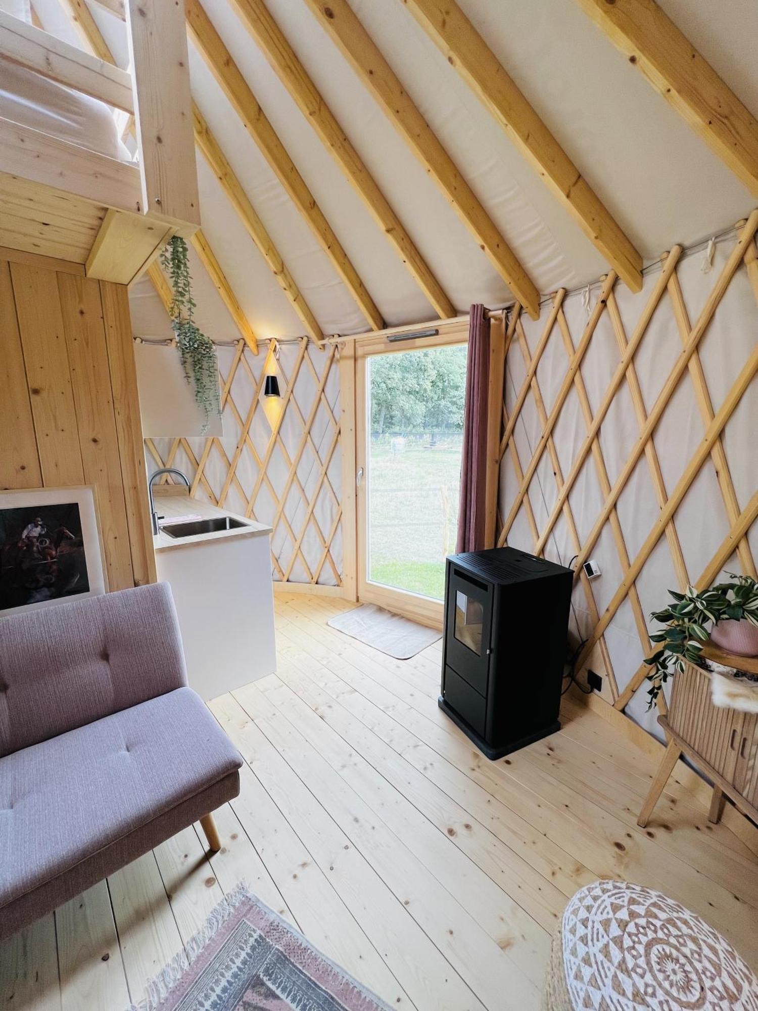 Magnolia Hoeve - Unieke Bestemming Voor Paardenliefhebbers En Bijzondere Overnachtingen In De Natuur Ledeacker Luaran gambar